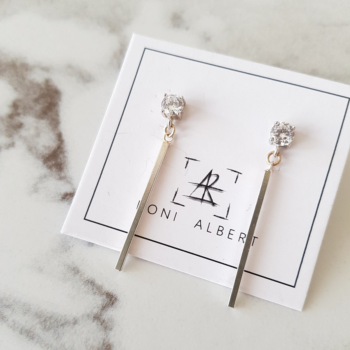 עגילי כסף וזרקונים לבנים- LONG BAR