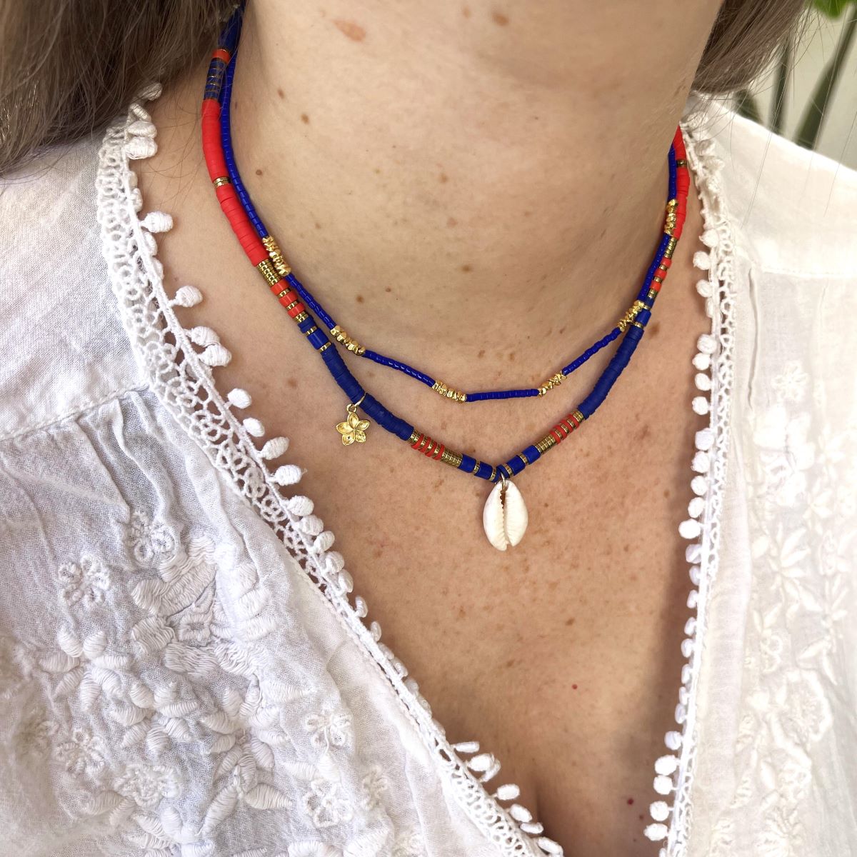 שרשרת זהב כחול ואדום- באלי