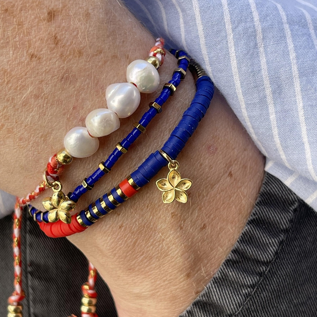 צמיד זהב וכחול- ברזיל