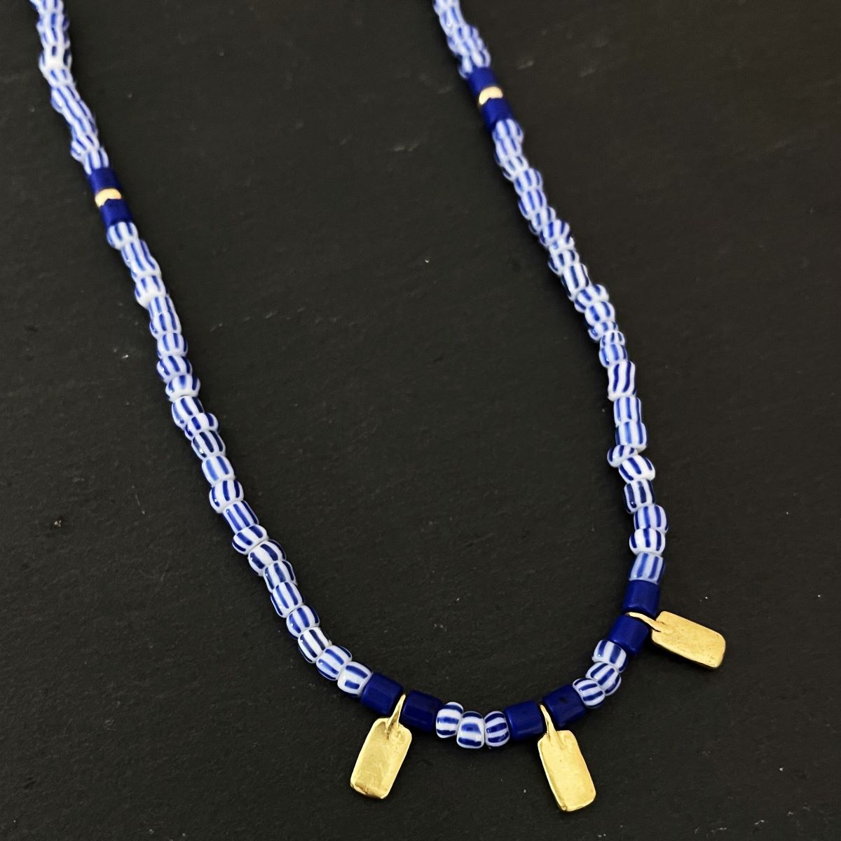 שרשרת זהב וכחול לבן- יוון